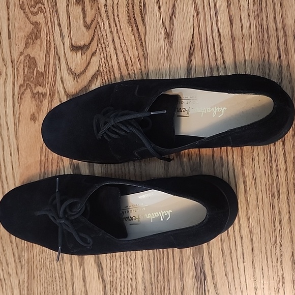 Shoes - Picture 3 of 6